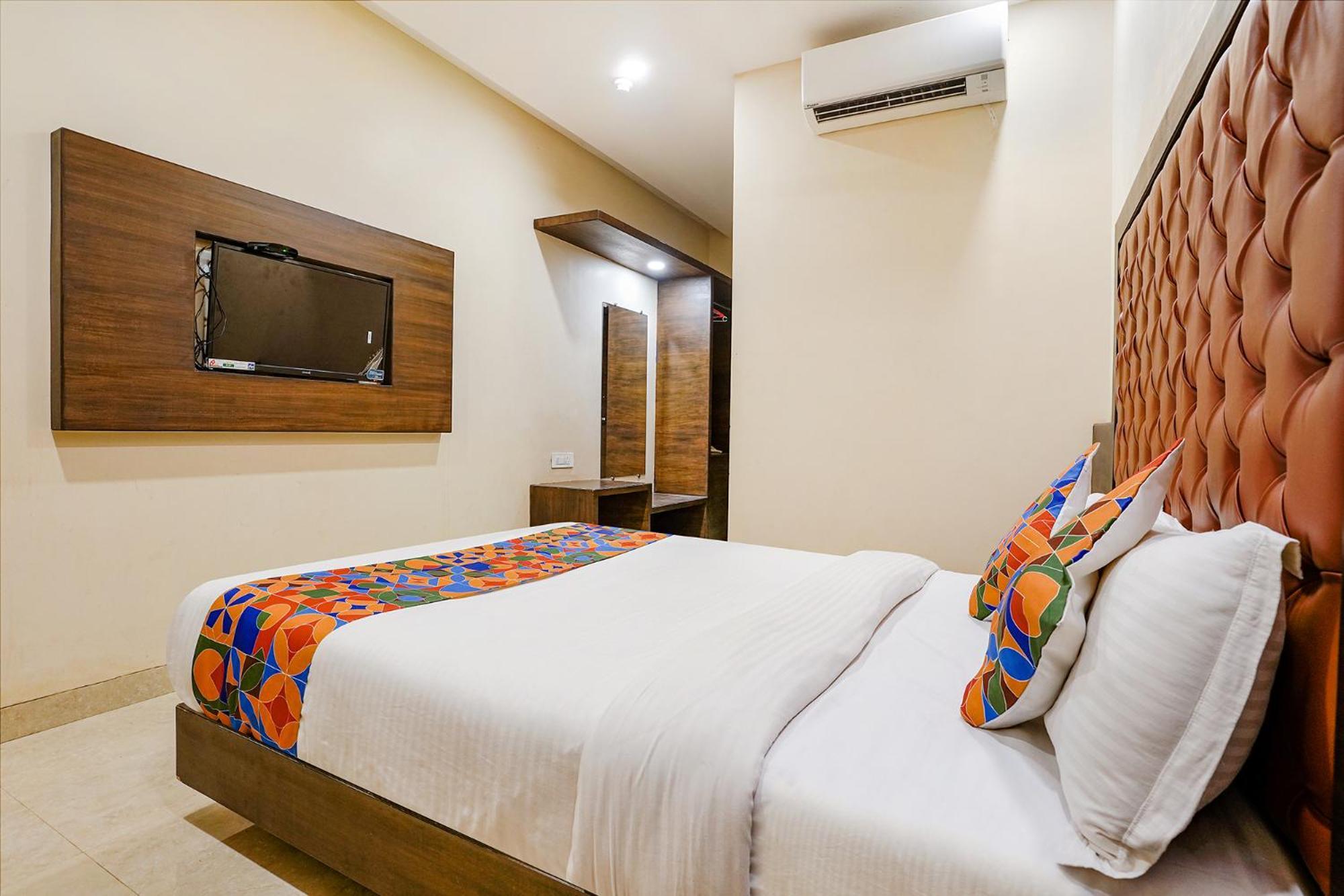 Fabhotel Vertigo Suites - Nr Bkc Mumbai Exterior photo
